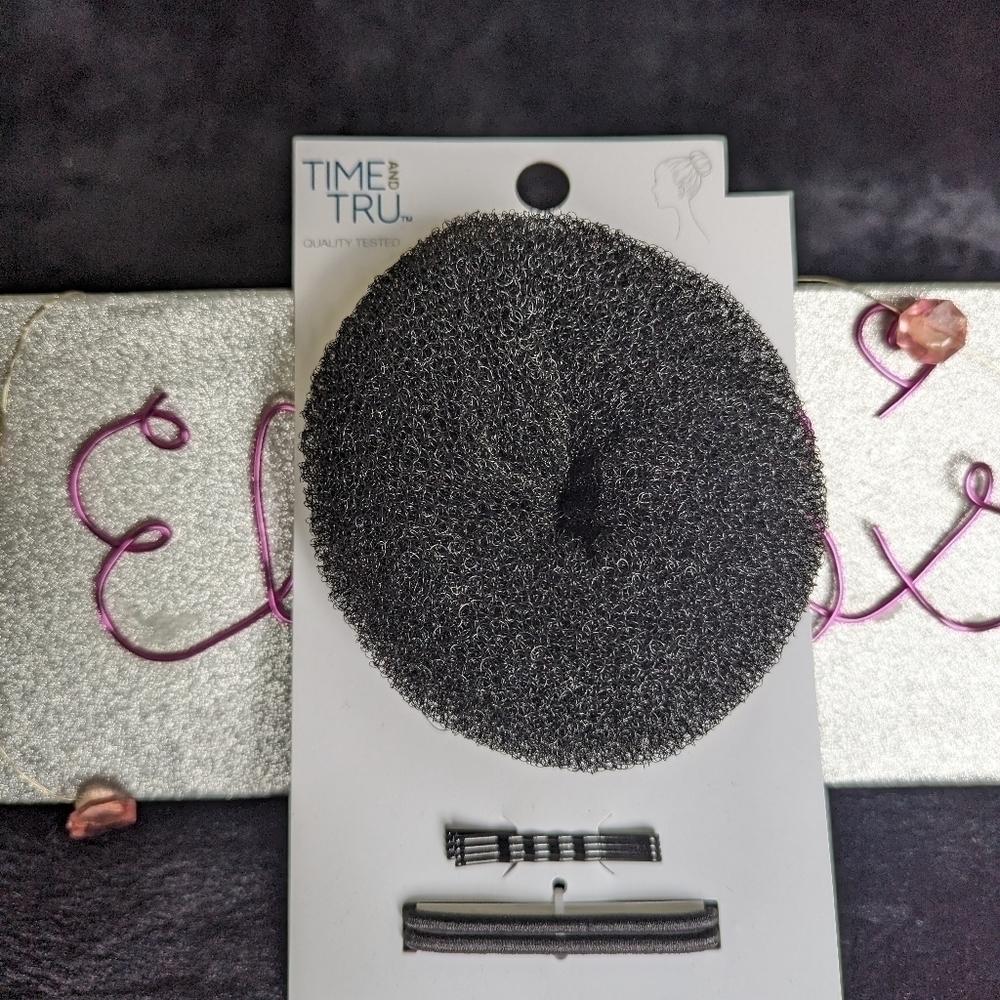 Hair Bun Accessory Kit - Picture 3 of 4
